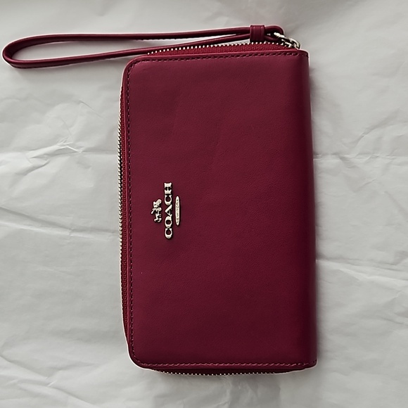 Coach Wristlet Clutch Wine Color EUC - Picture 2 of 8